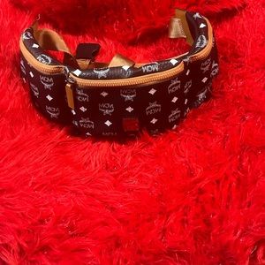 Authentic in excellent condition Mcm fannypack